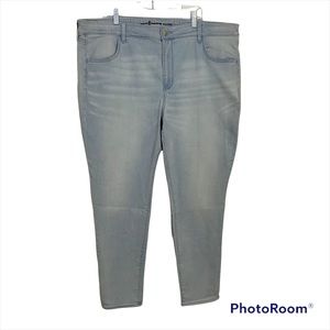 American Eagle Hi Rise Jegging Next Level Stretch Plus Size 24 Light Wash NWOT